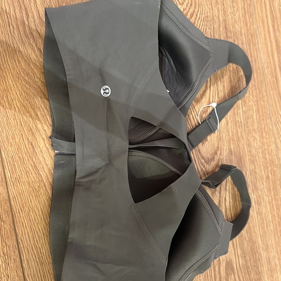 Lululemon green sports bra 36DD - Picture 2 of 3